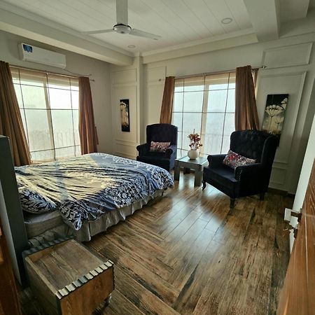 Aesthetic Scenic Luxurious Apartment - Bahria Heights Равалпинди Екстериор снимка