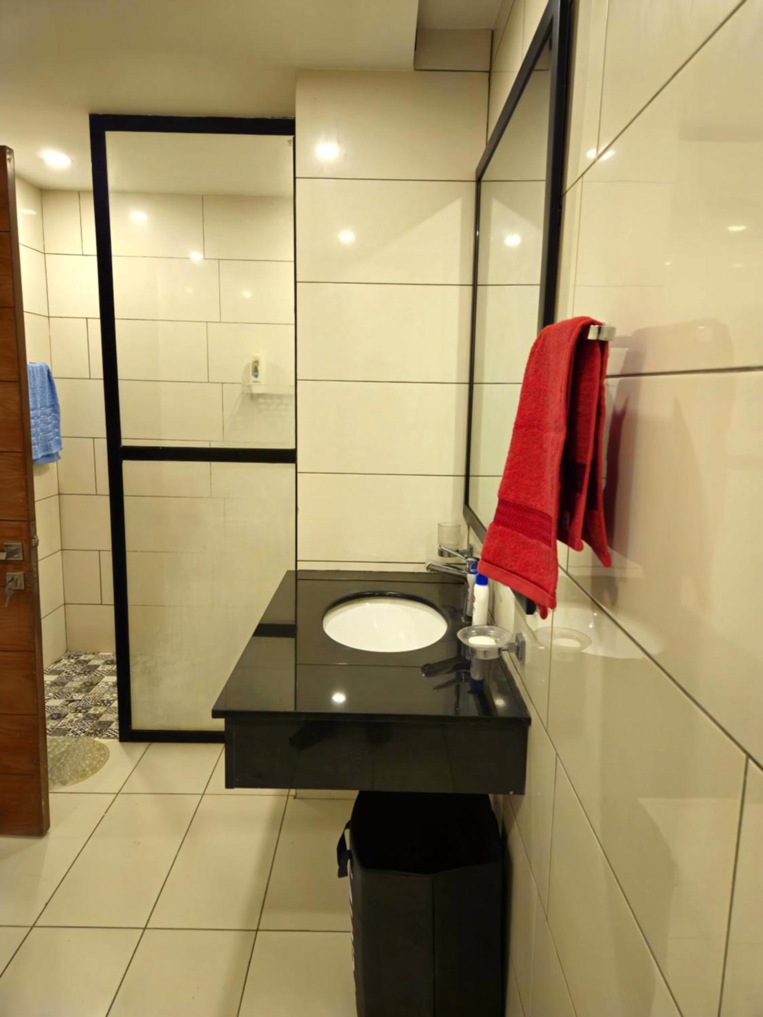 Aesthetic Scenic Luxurious Apartment - Bahria Heights Равалпинди Екстериор снимка